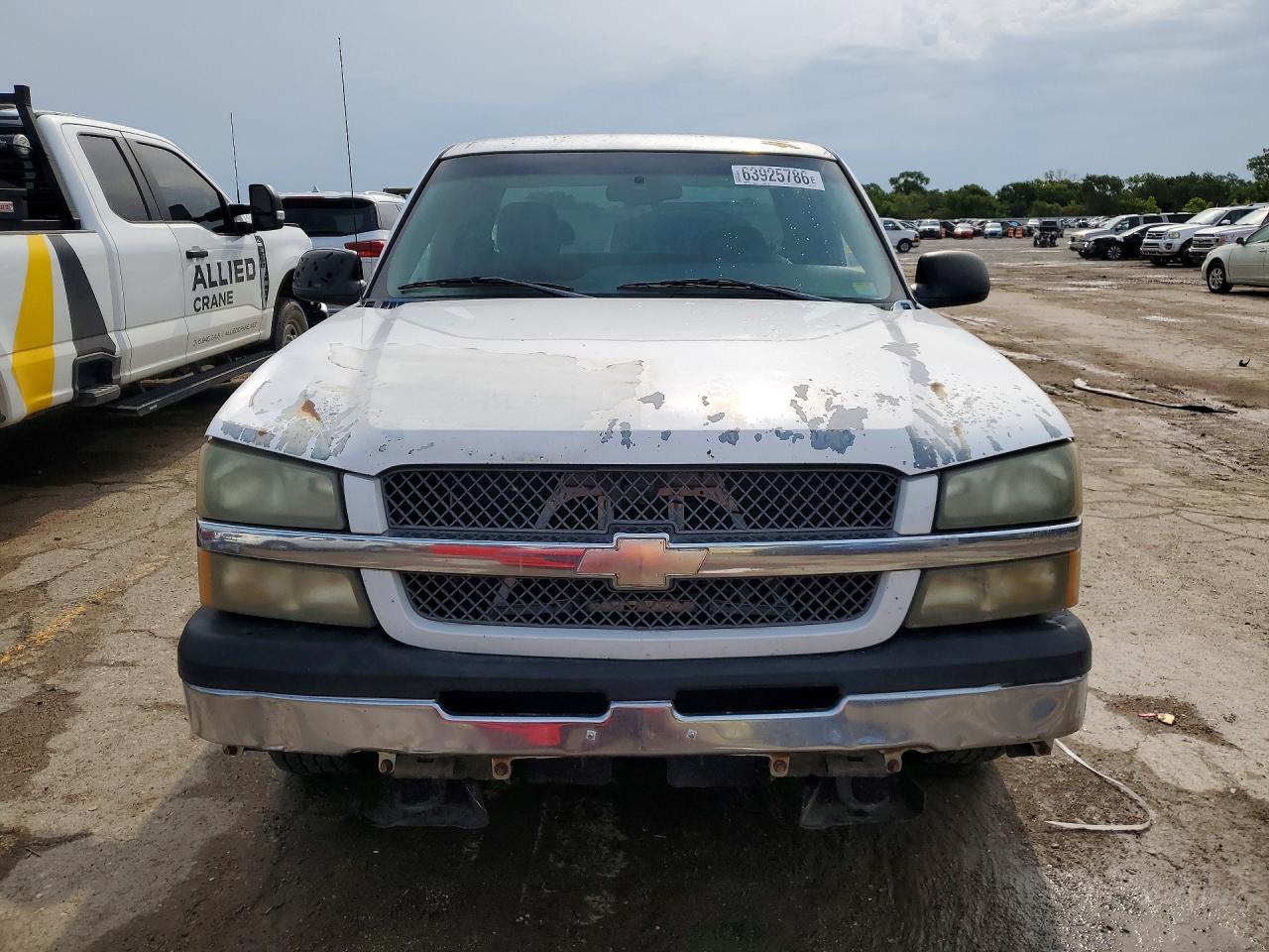 2005 Chevrolet Silverado C1500 Белый vin: 2GCEC19T951245276