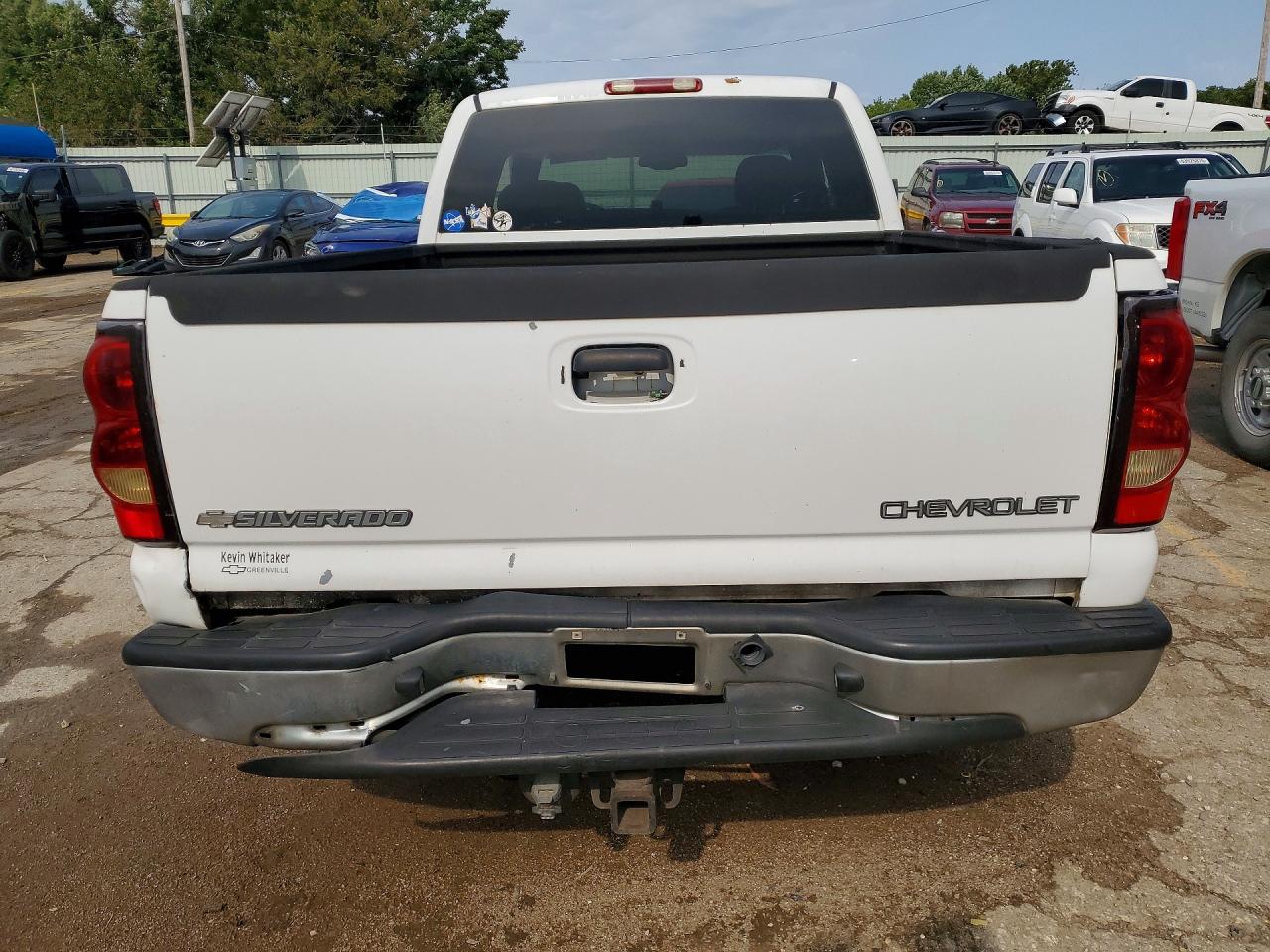 2005 Chevrolet Silverado C1500 Белый vin: 2GCEC19T951245276