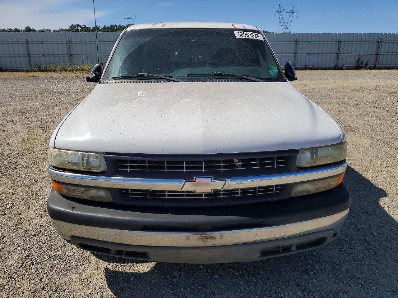 2001 Chevrolet Silverado C1500 White vin: 2GCEC19TX11114903