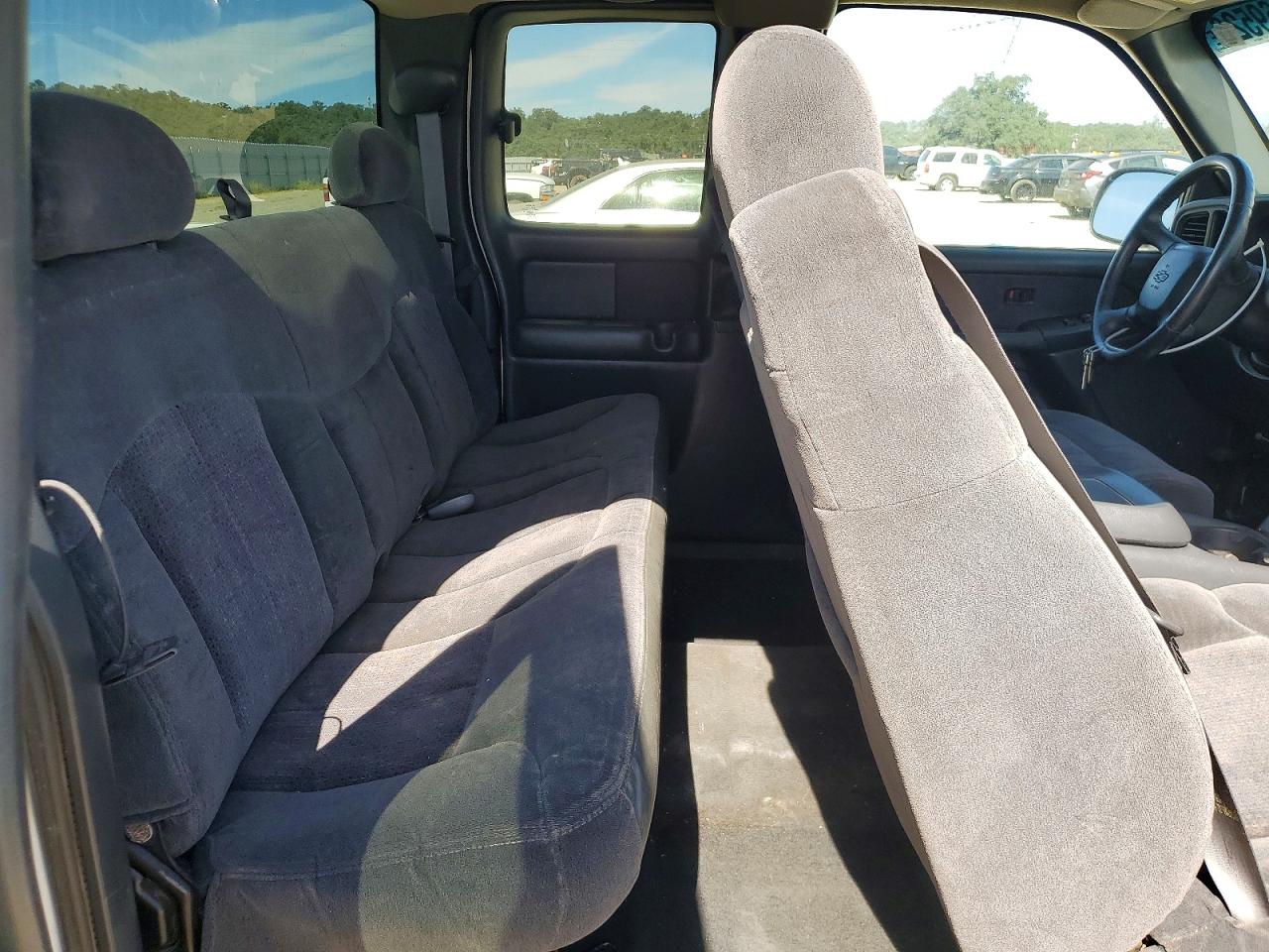 2001 Chevrolet Silverado C1500 White vin: 2GCEC19TX11114903
