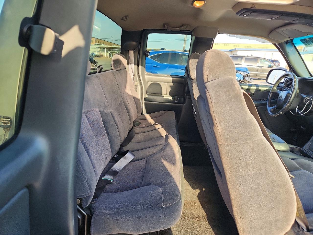 2001 Chevrolet Silverado Silver vin: 2GCEC19TX11324000