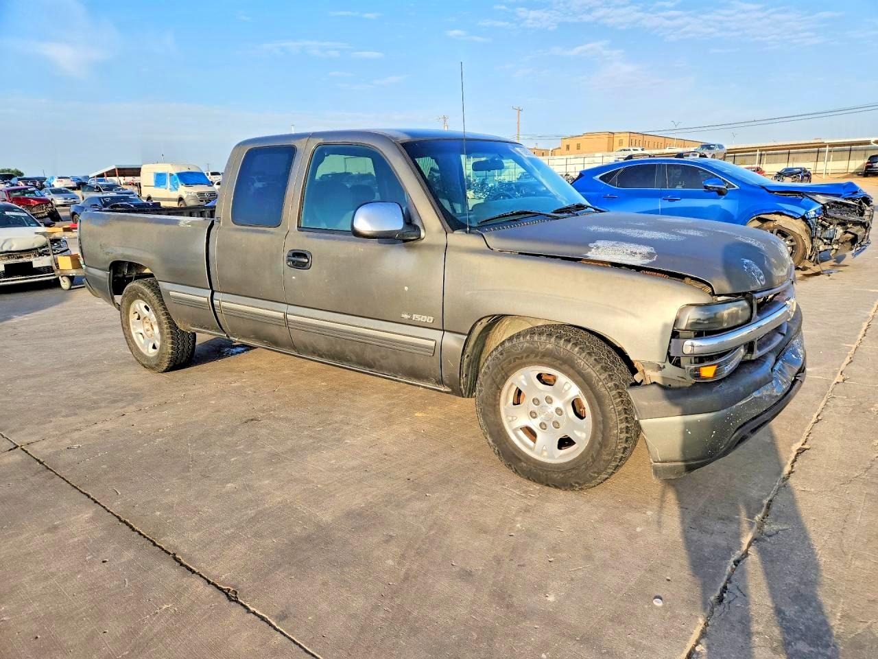 2001 Chevrolet Silverado Silver vin: 2GCEC19TX11324000