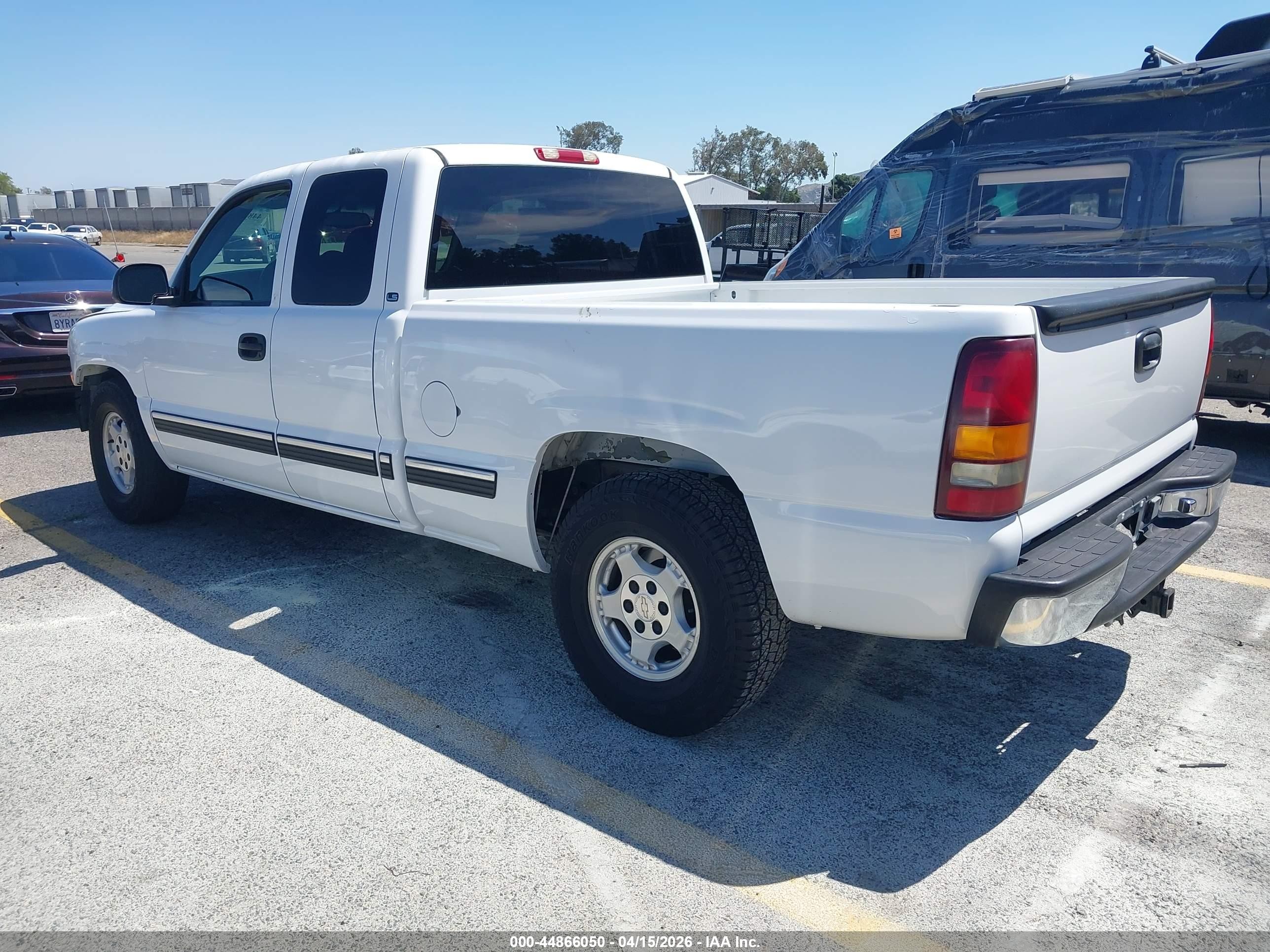 2001 Chevrolet Silverado 1500 Ls White vin: 2GCEC19TX11397724