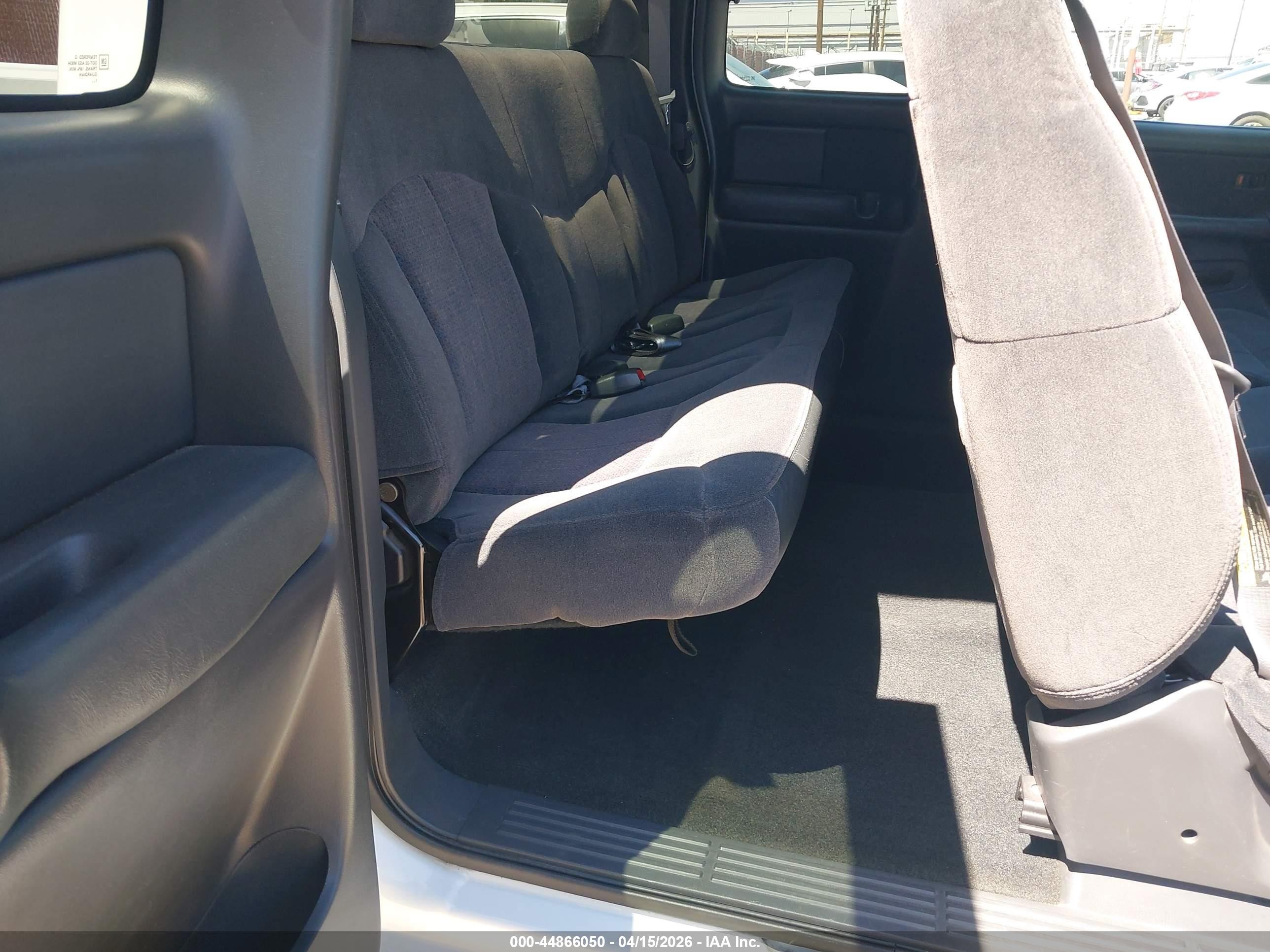 2001 Chevrolet Silverado 1500 Ls White vin: 2GCEC19TX11397724