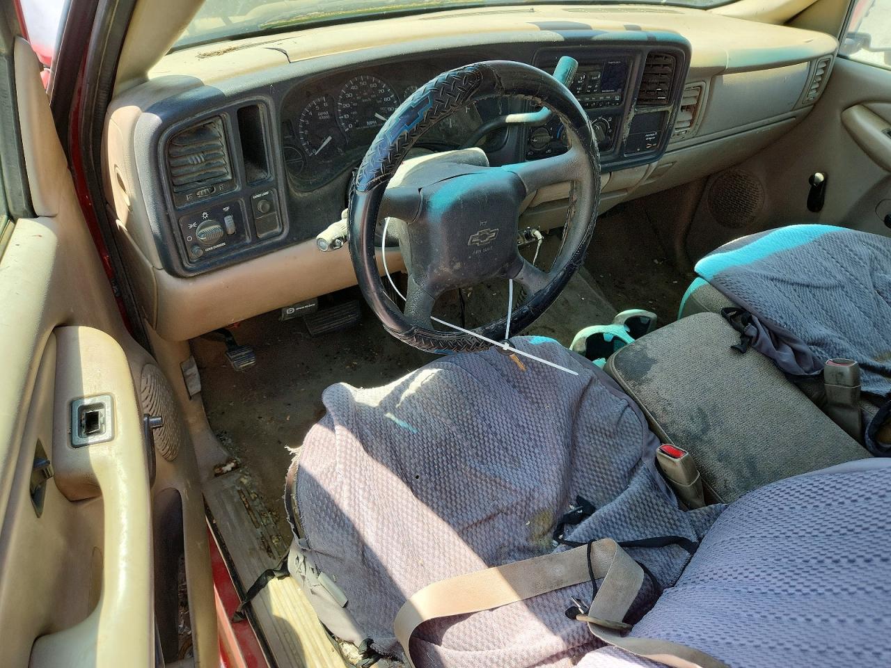 2002 Chevrolet Silverado C1500 Red vin: 2GCEC19TX21142945