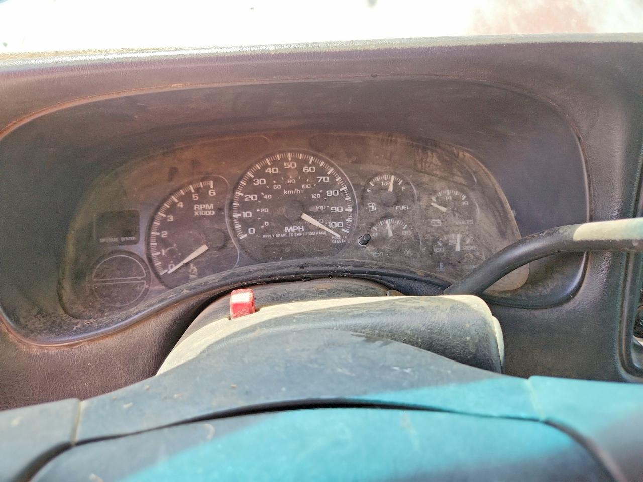 2002 Chevrolet Silverado C1500 Red vin: 2GCEC19TX21142945