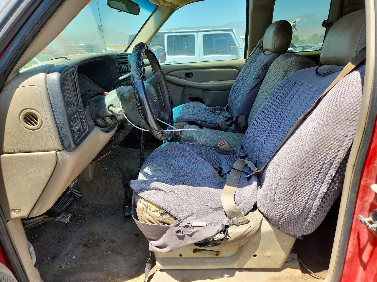 2002 Chevrolet Silverado C1500 Red vin: 2GCEC19TX21142945