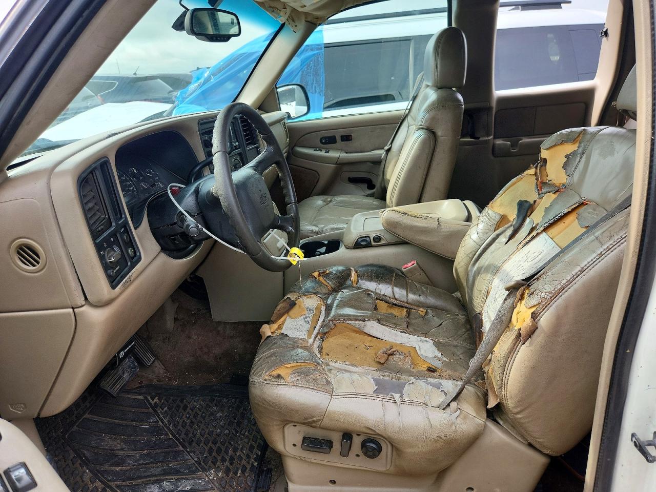 2002 Chevrolet Silverado C1500 White vin: 2GCEC19TX21187951