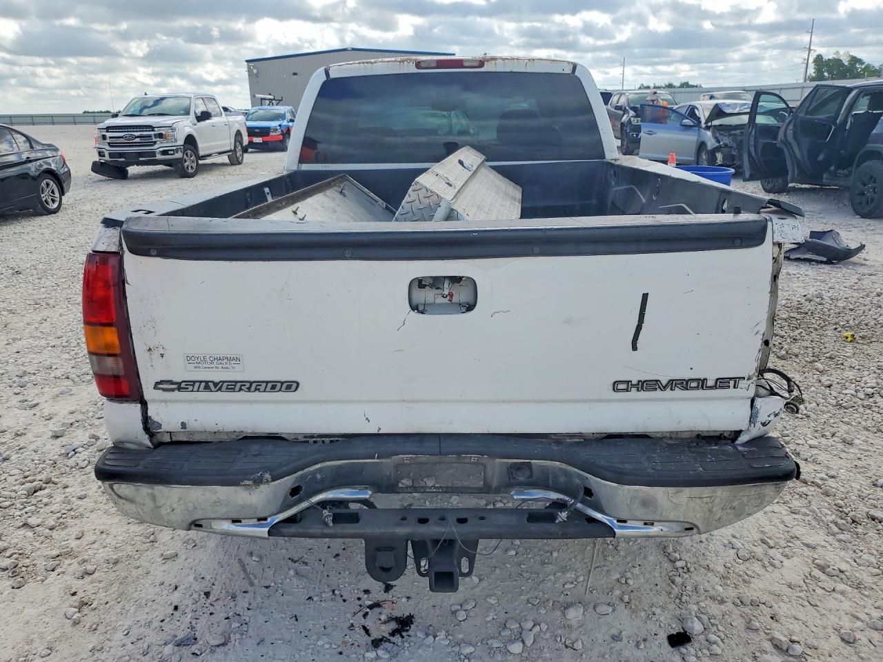 2002 Chevrolet Silverado C1500 White vin: 2GCEC19TX21187951