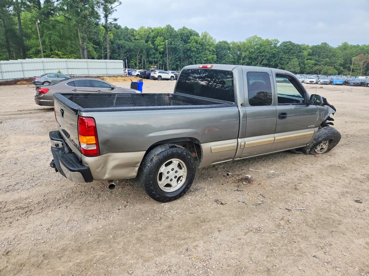 2002 Chevrolet Silverado C1500 Gray vin: 2GCEC19TX21330364