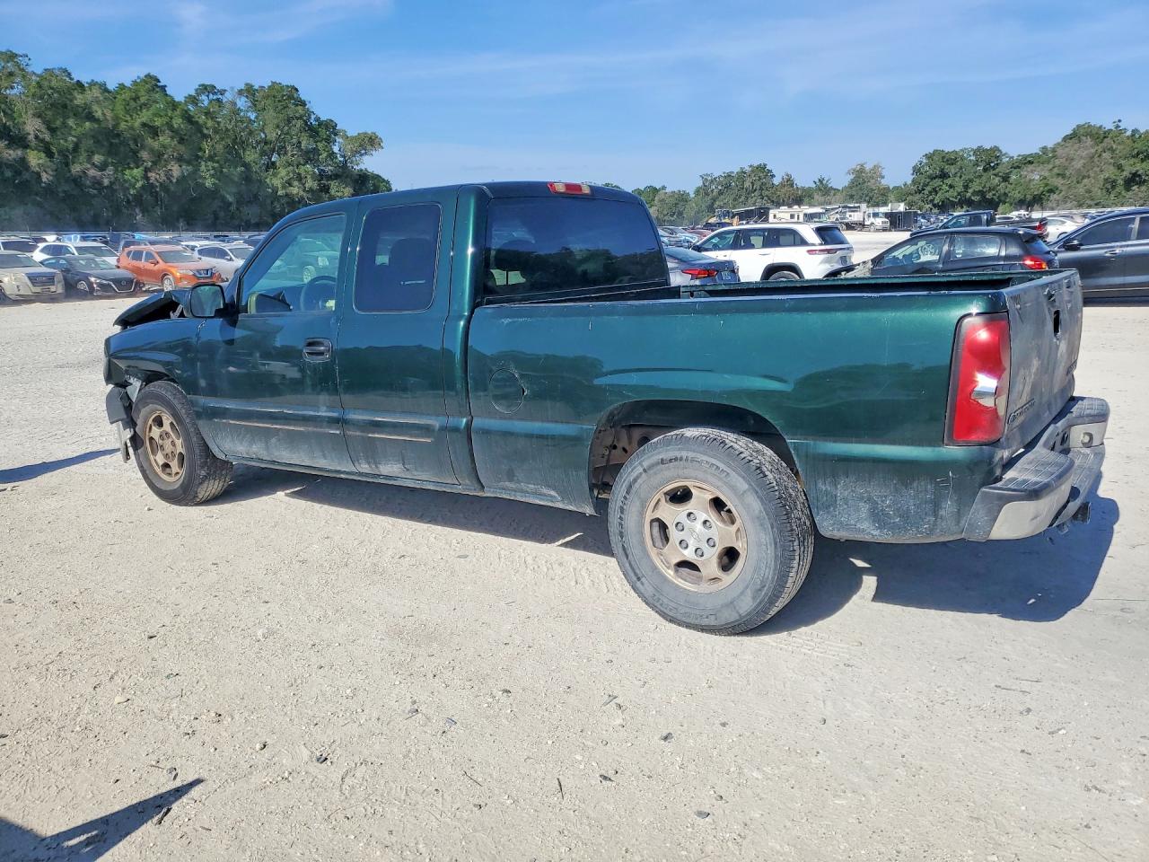 2004 Chevrolet Silverado C1500 Green vin: 2GCEC19TX41263025