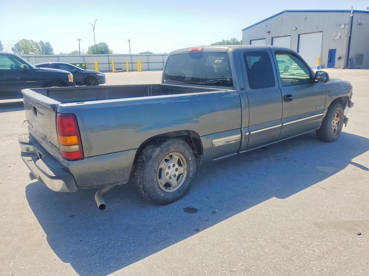 1999 Chevrolet Silverado C1500 Gray vin: 2GCEC19TXX1255124