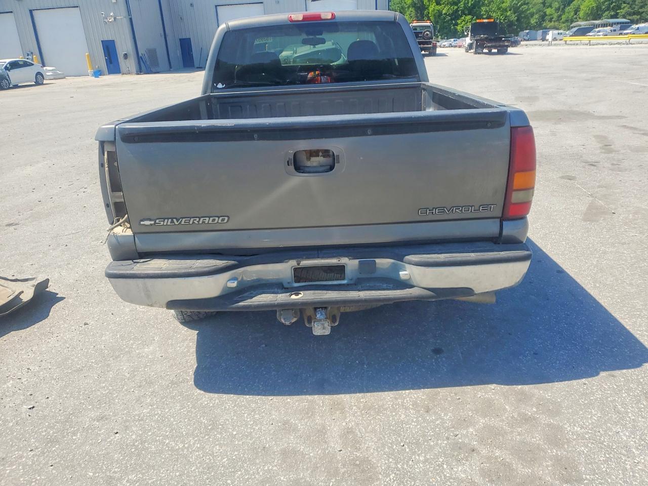1999 Chevrolet Silverado C1500 Gray vin: 2GCEC19TXX1255124