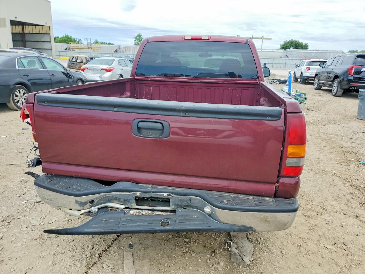 2000 Chevrolet Silverado C1500 Maroon vin: 2GCEC19TXY1387415