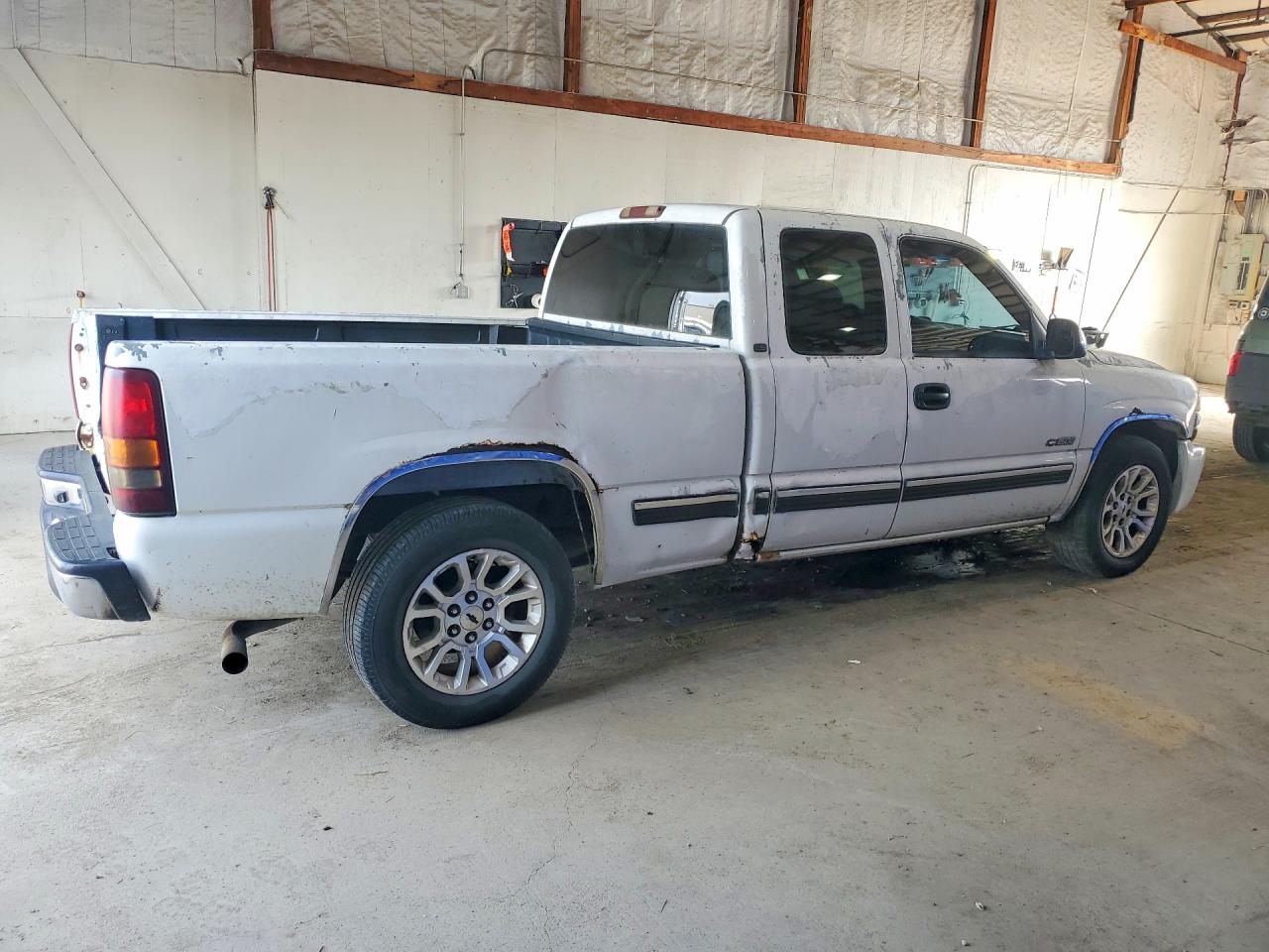 2002 Chevrolet Silverado C1500 White vin: 2GCEC19V021184994