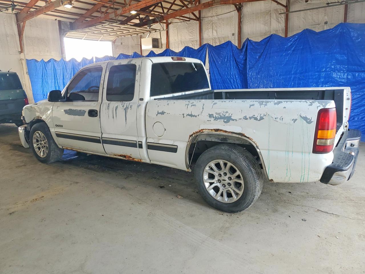 2002 Chevrolet Silverado C1500 White vin: 2GCEC19V021184994