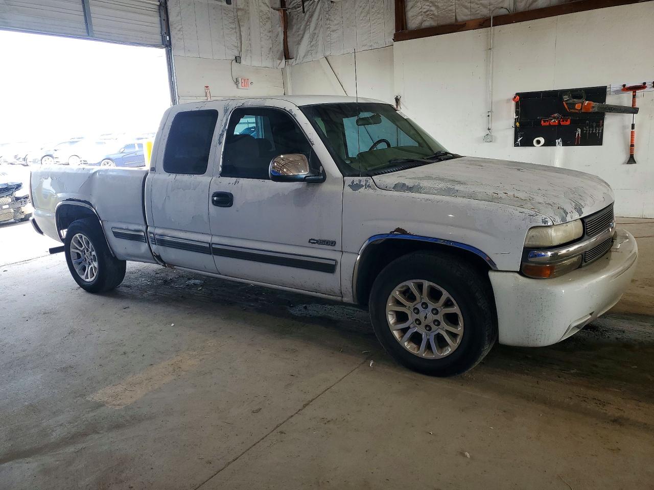 2002 Chevrolet Silverado C1500 White vin: 2GCEC19V021184994
