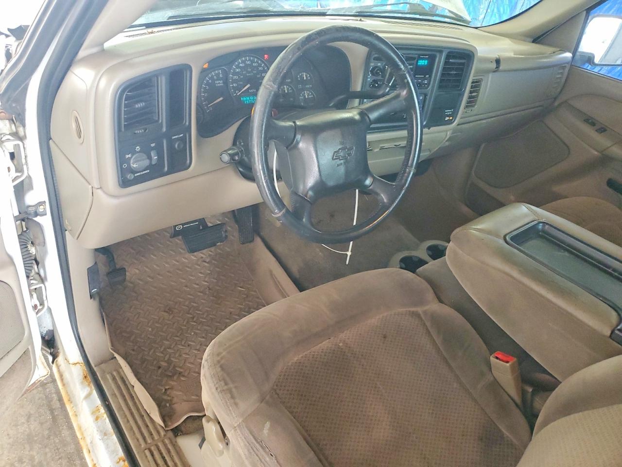2002 Chevrolet Silverado C1500 White vin: 2GCEC19V021184994