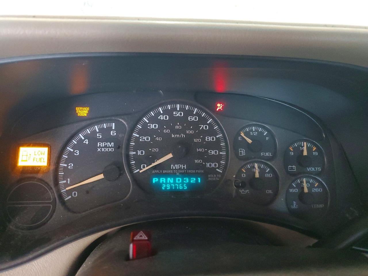 2002 Chevrolet Silverado C1500 White vin: 2GCEC19V021184994