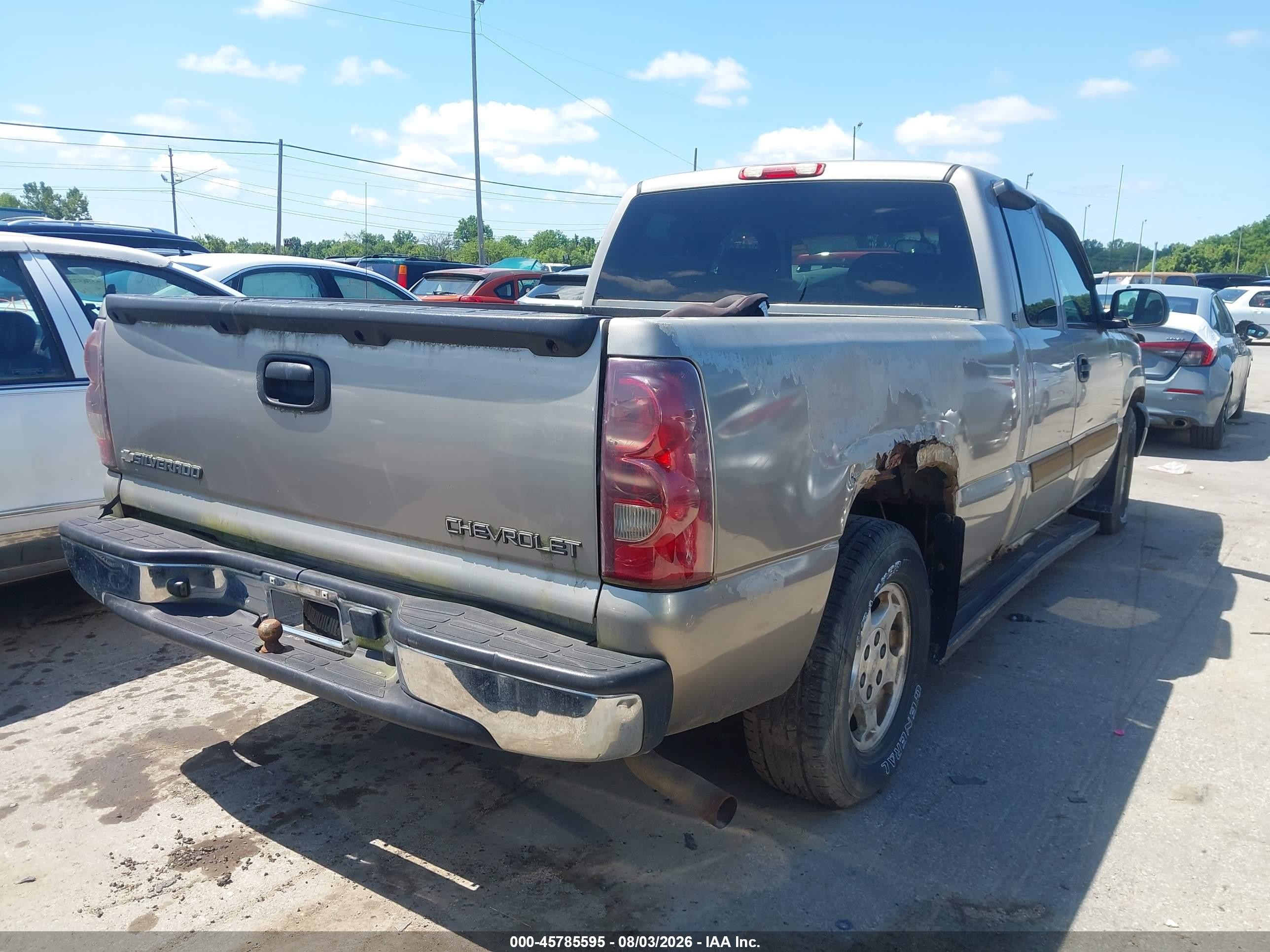 2003 Chevrolet Silverado 1500 Ls White vin: 2GCEC19V031202556