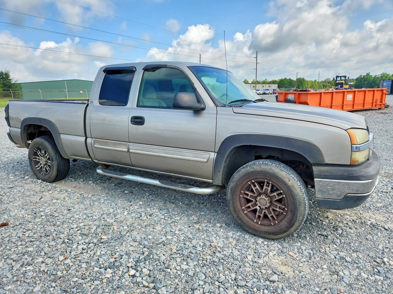 2003 Chevrolet Silverado C1500 Золотой vin: 2GCEC19V031212617