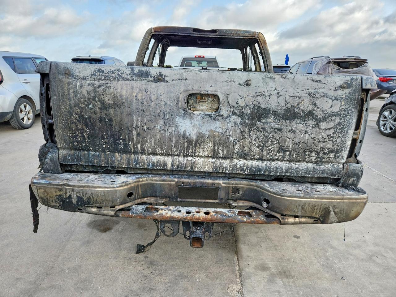 2004 Chevrolet Silverado C1500 Burn vin: 2GCEC19V041163033