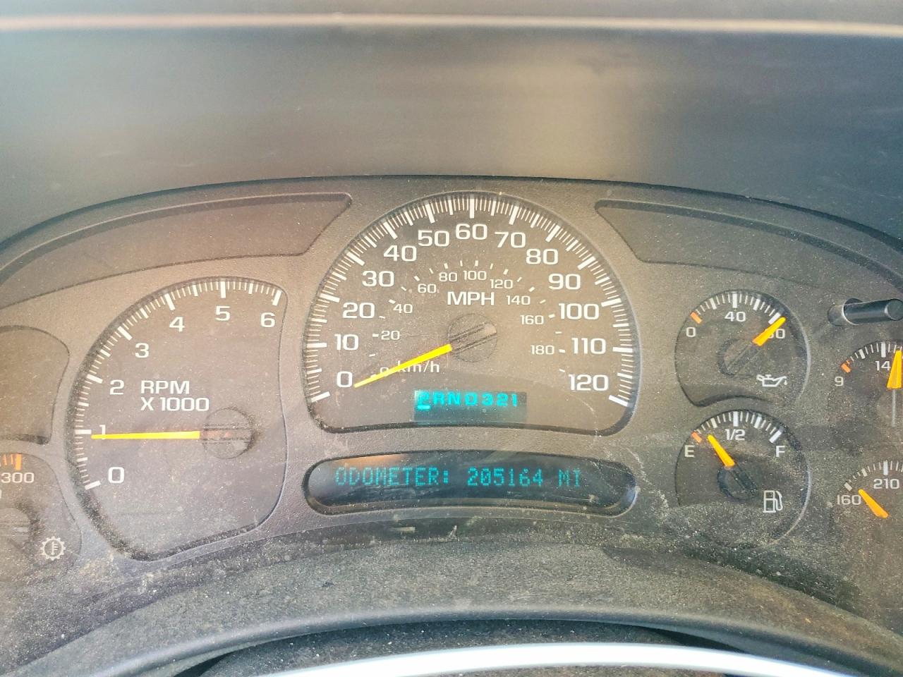 2004 Chevrolet Silverado C1500 White vin: 2GCEC19V041189700