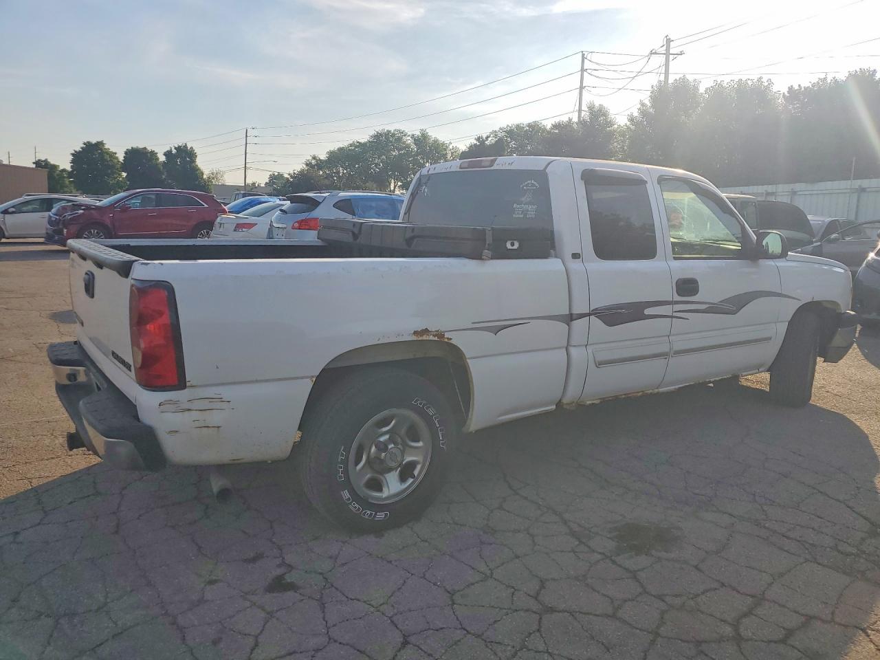 2004 Chevrolet Silverado C1500 White vin: 2GCEC19V041189700