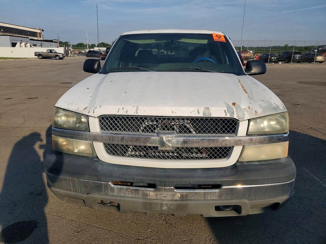 2004 Chevrolet Silverado C1500 White vin: 2GCEC19V041189700