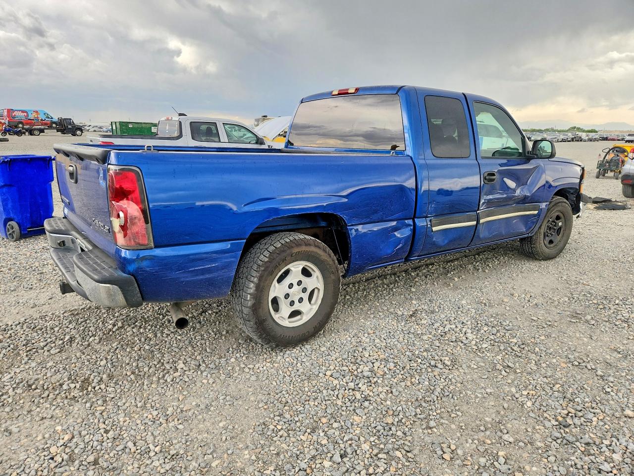 2004 Chevrolet Silverado C1500 Blue vin: 2GCEC19V041301654