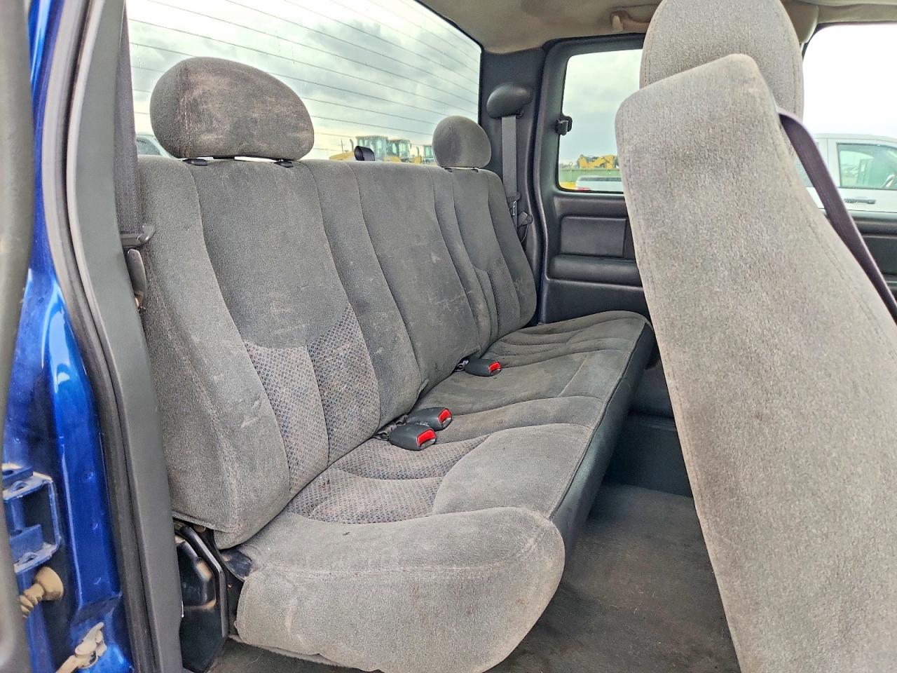 2004 Chevrolet Silverado C1500 Blue vin: 2GCEC19V041301654