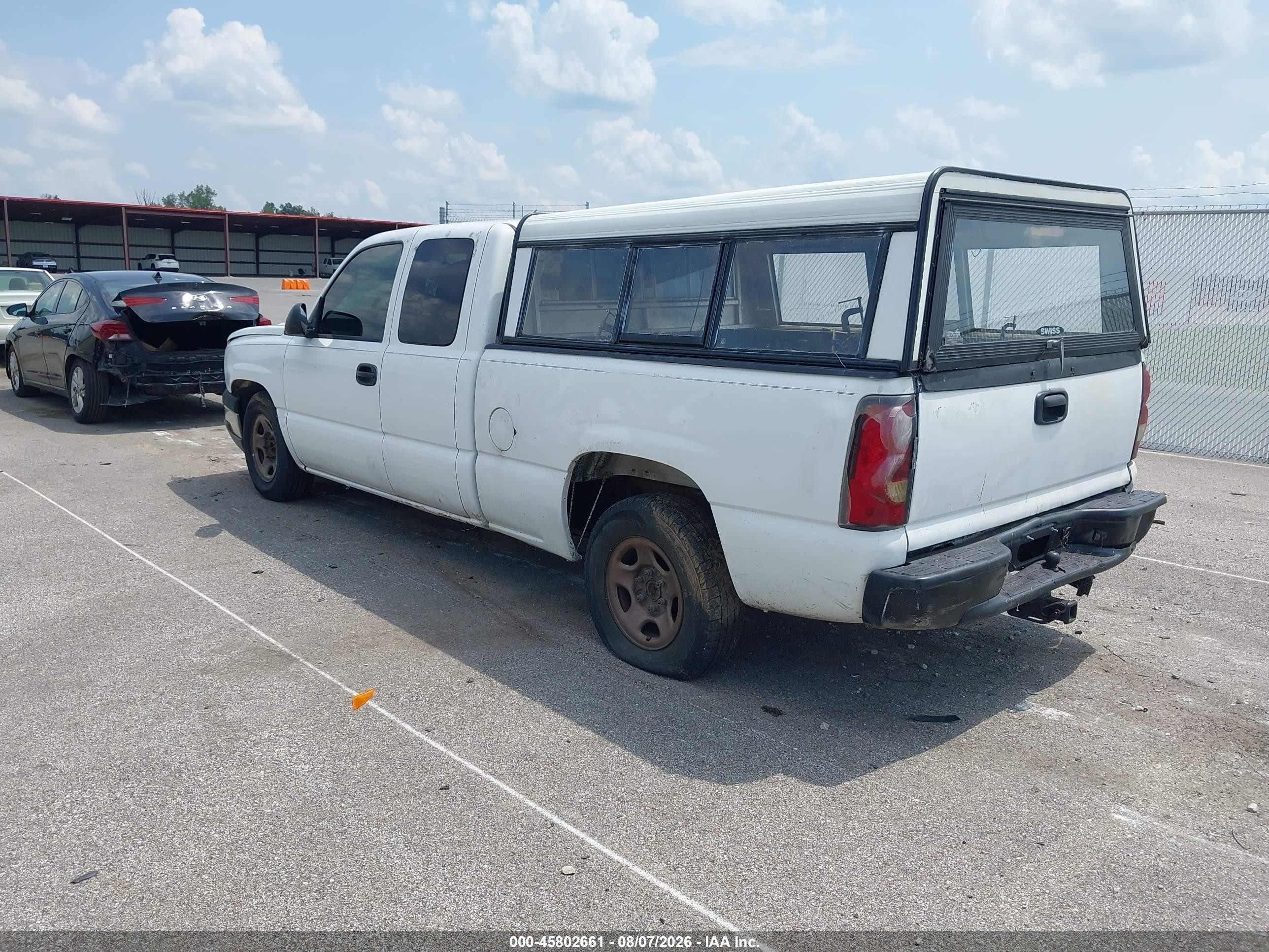 2004 Chevrolet Silverado 1500 Work Truck White vin: 2GCEC19V041379268