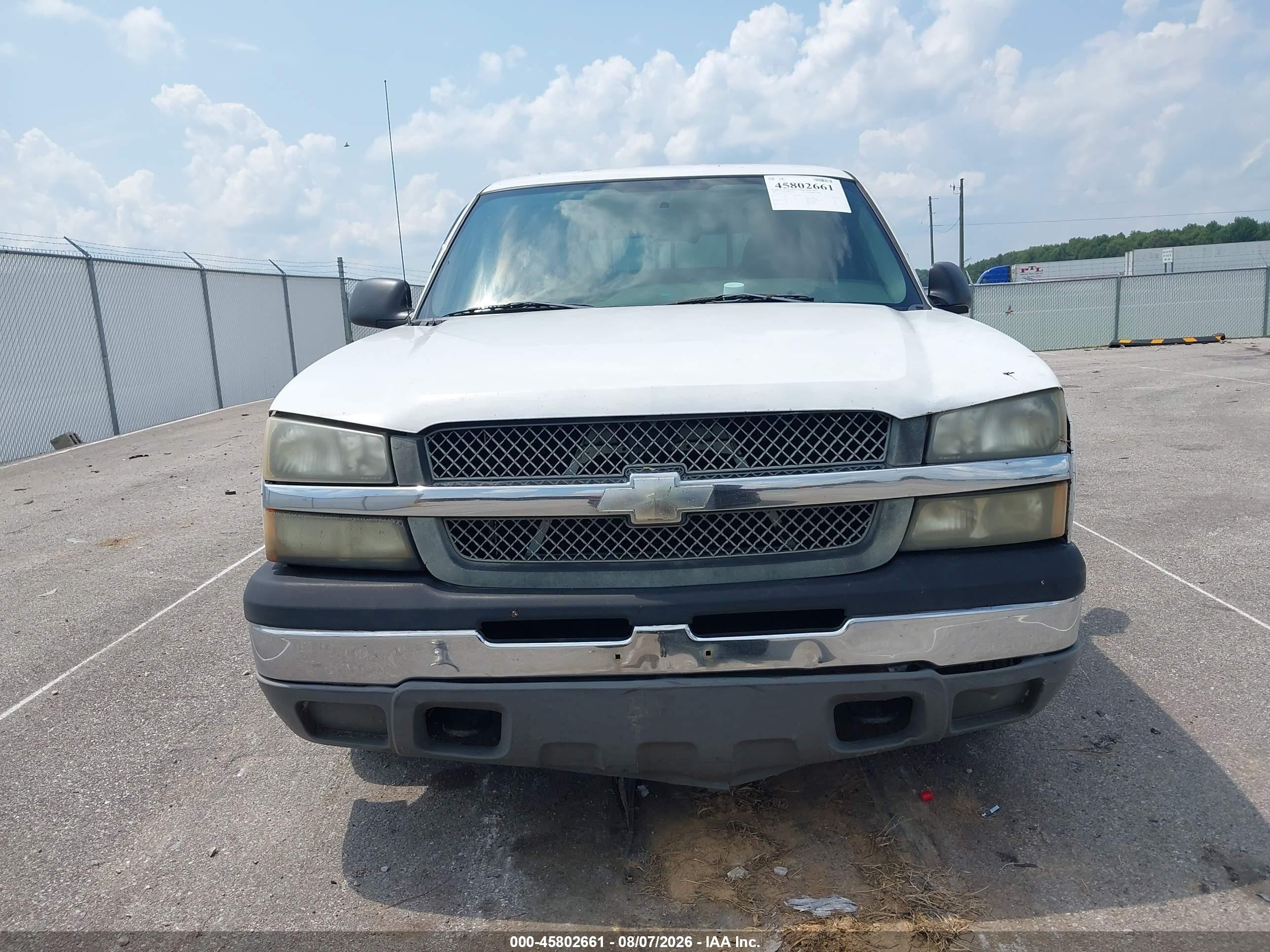 2004 Chevrolet Silverado 1500 Work Truck White vin: 2GCEC19V041379268