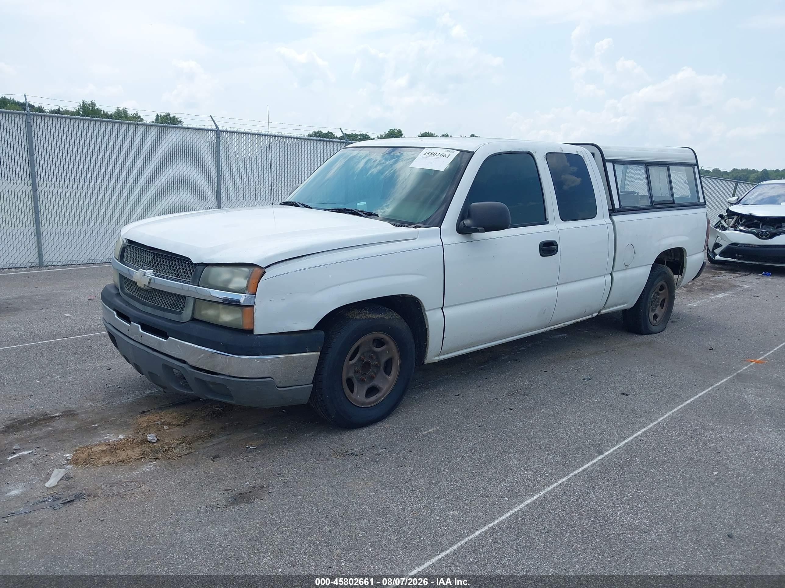 2004 Chevrolet Silverado 1500 Work Truck White vin: 2GCEC19V041379268