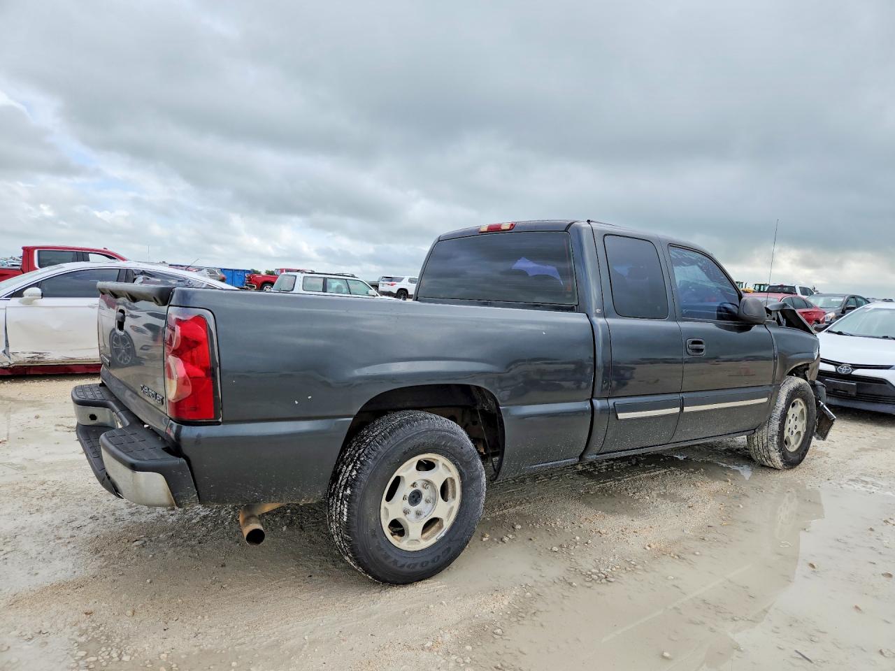 2004 Chevrolet Silverado C1500 Угольный vin: 2GCEC19V041400703