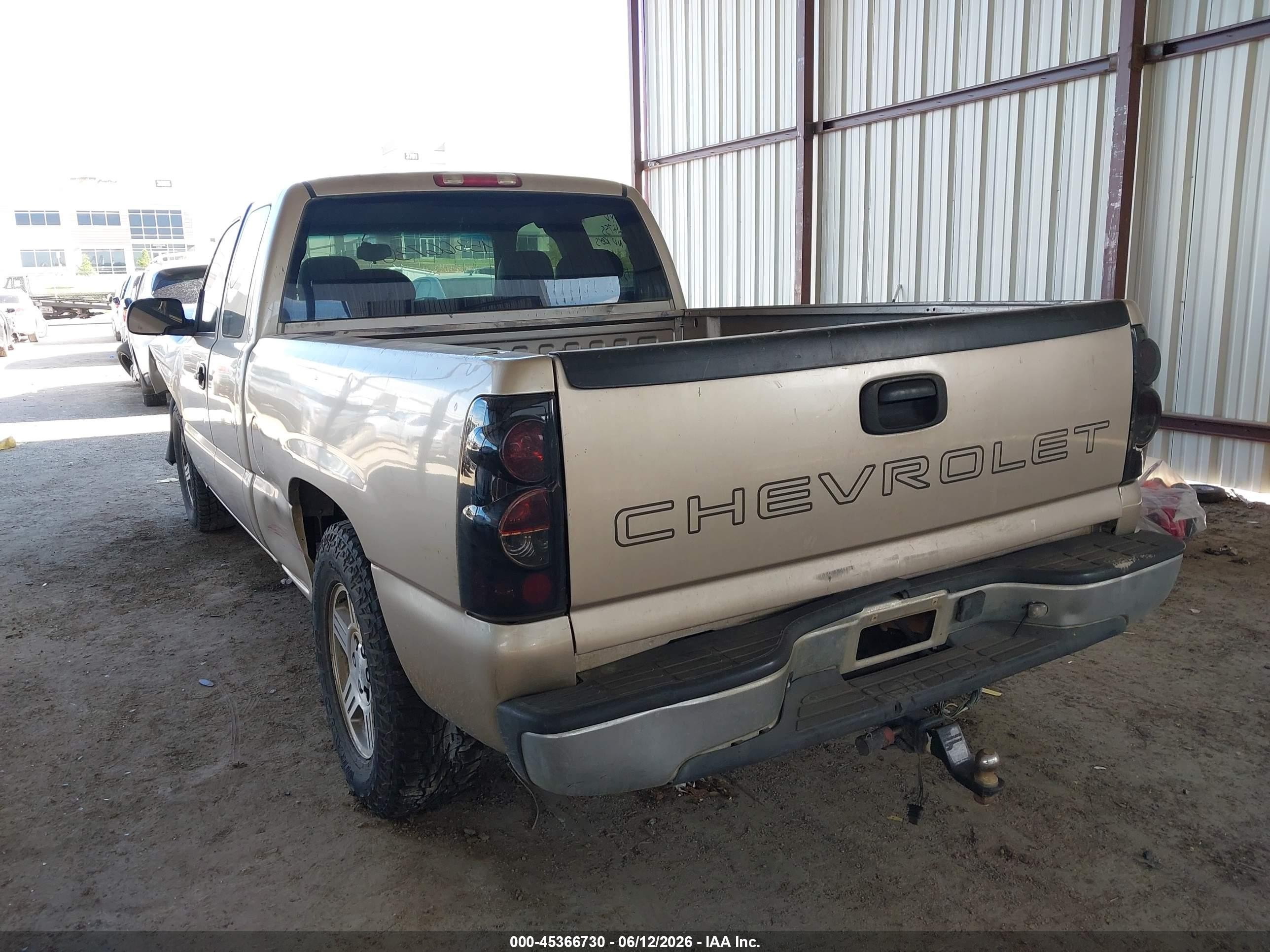2005 Chevrolet Silverado 1500 Work Truck Tan vin: 2GCEC19V051341511