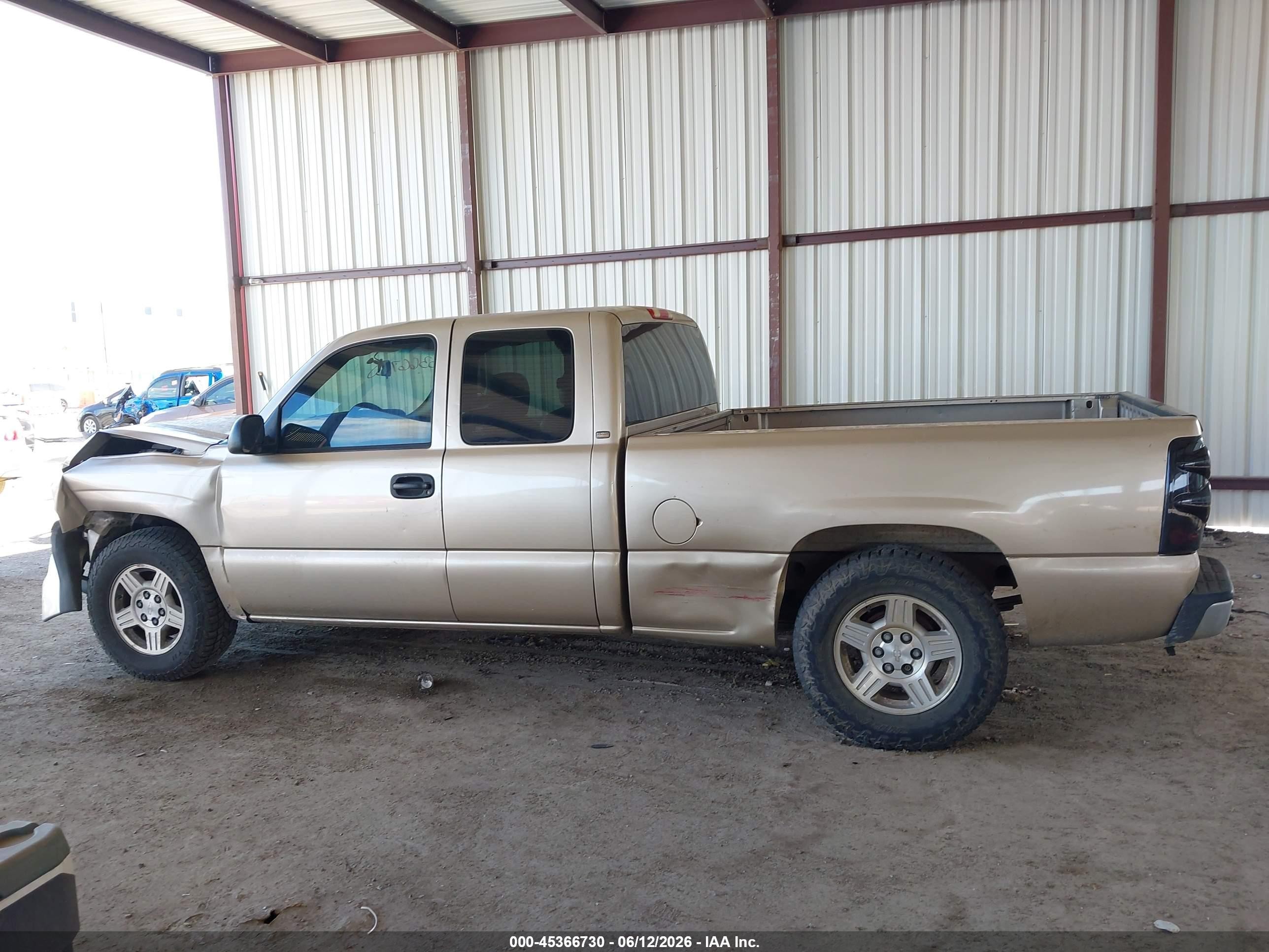 2005 Chevrolet Silverado 1500 Work Truck Tan vin: 2GCEC19V051341511