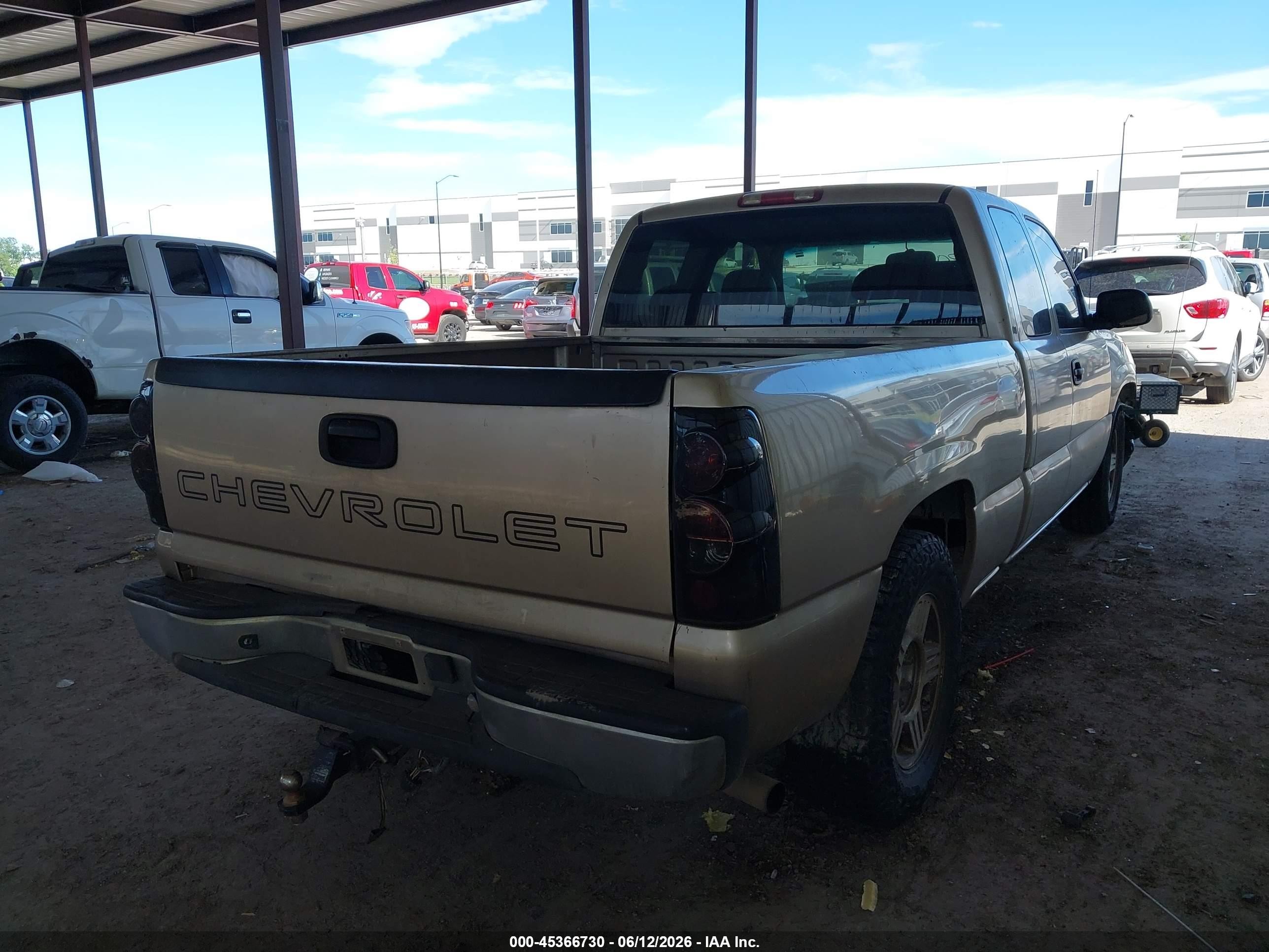 2005 Chevrolet Silverado 1500 Work Truck Tan vin: 2GCEC19V051341511