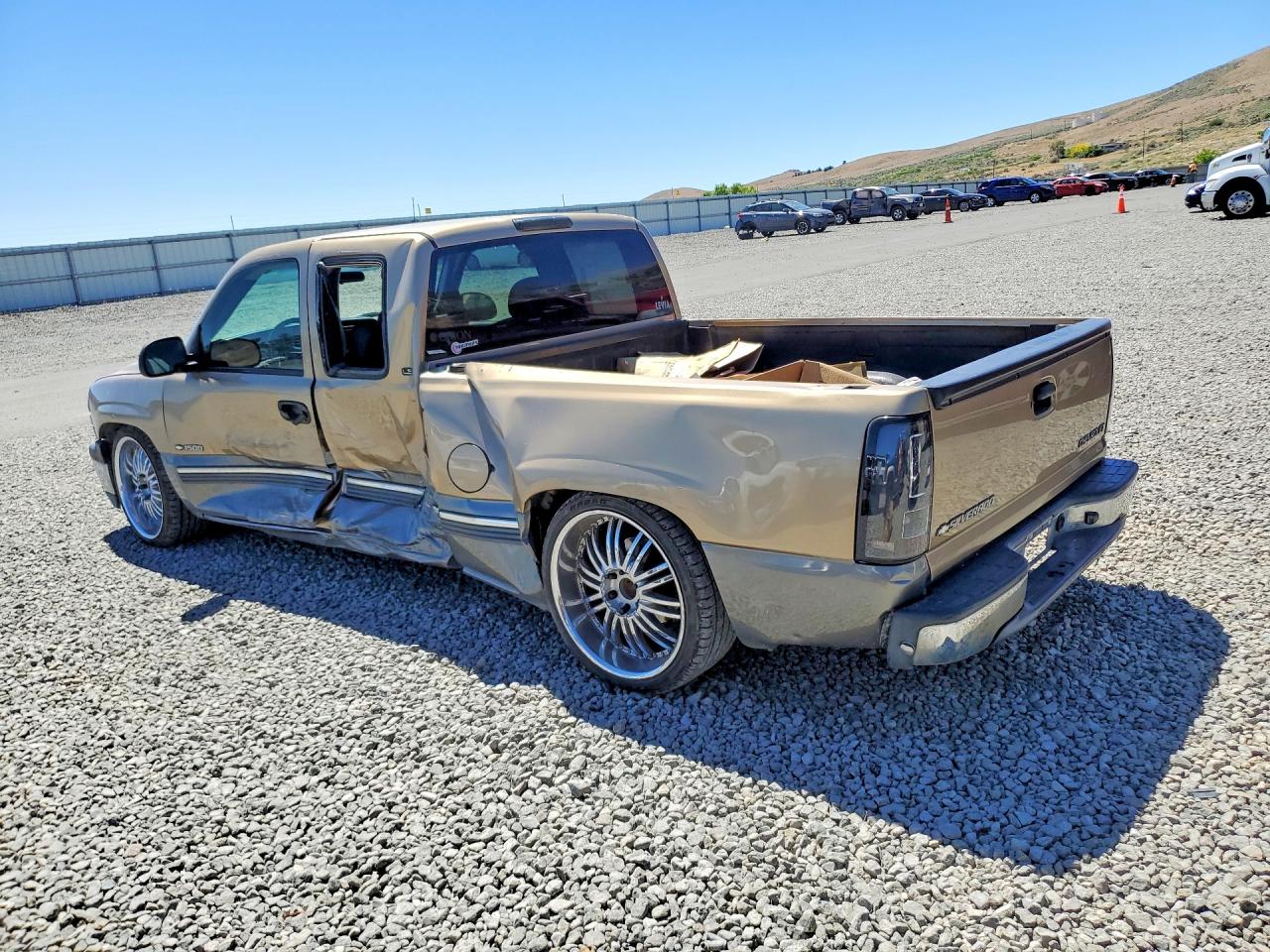 2000 Chevrolet Silverado C1500 Gold vin: 2GCEC19V0Y1189749