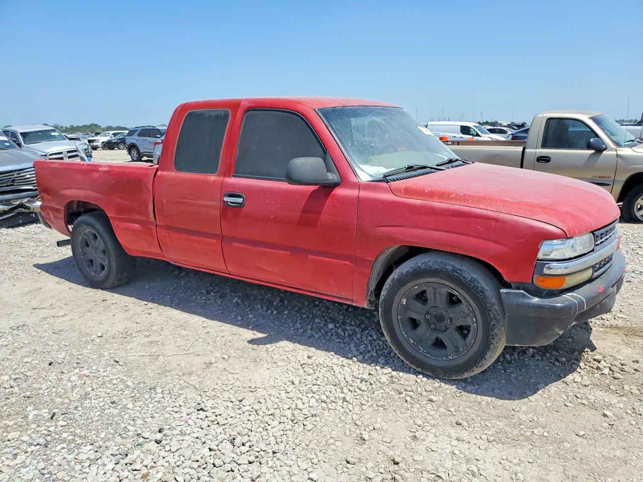 2001 Chevrolet Silverado C1500 Red vin: 2GCEC19V111188020