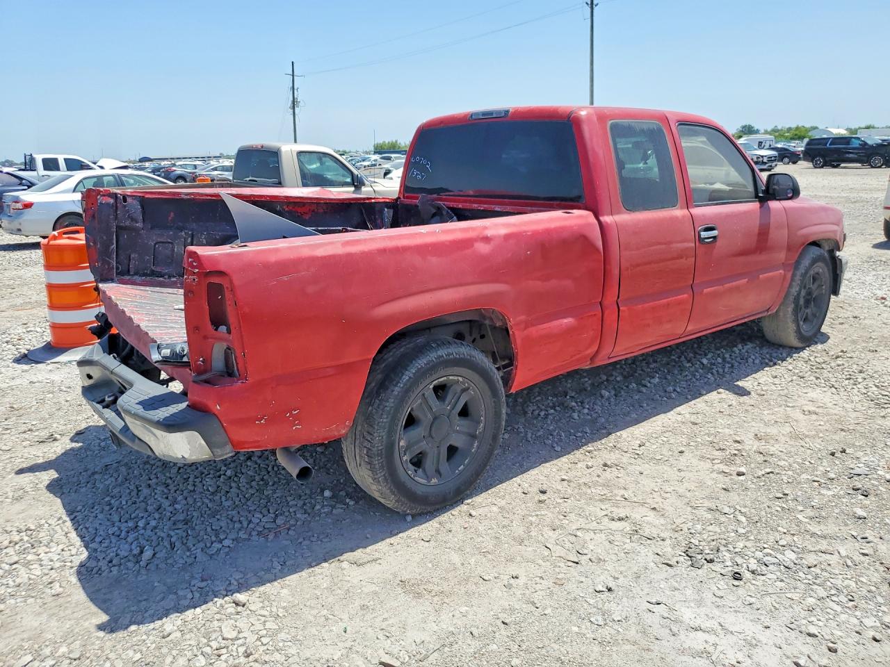 2001 Chevrolet Silverado C1500 Red vin: 2GCEC19V111188020