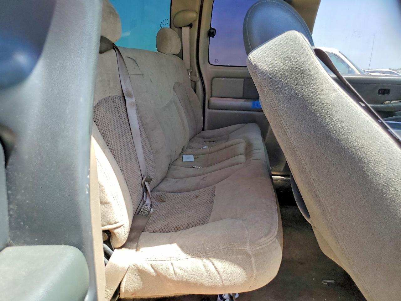 2001 Chevrolet Silverado C1500 Red vin: 2GCEC19V111188020
