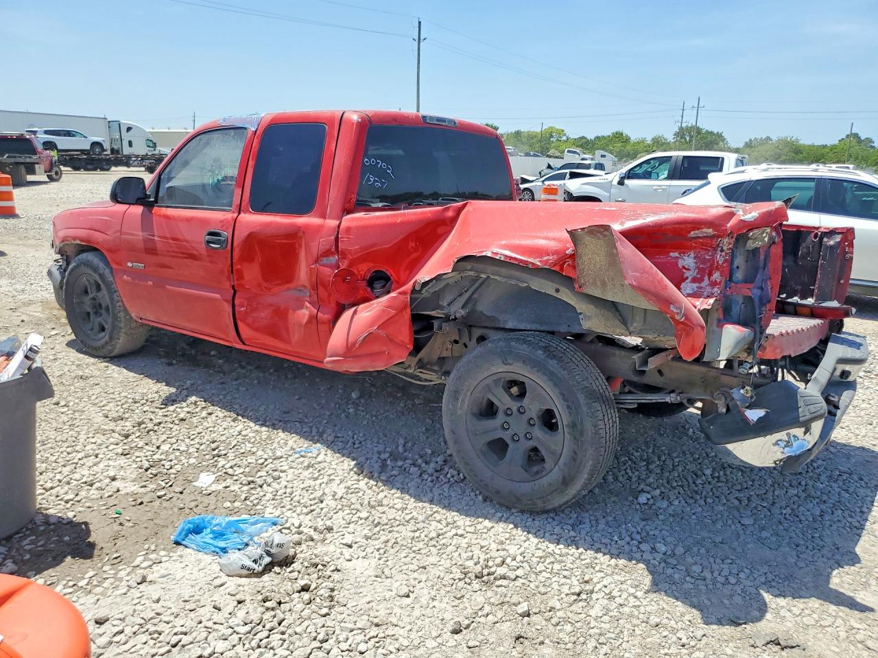2001 Chevrolet Silverado C1500 Red vin: 2GCEC19V111188020