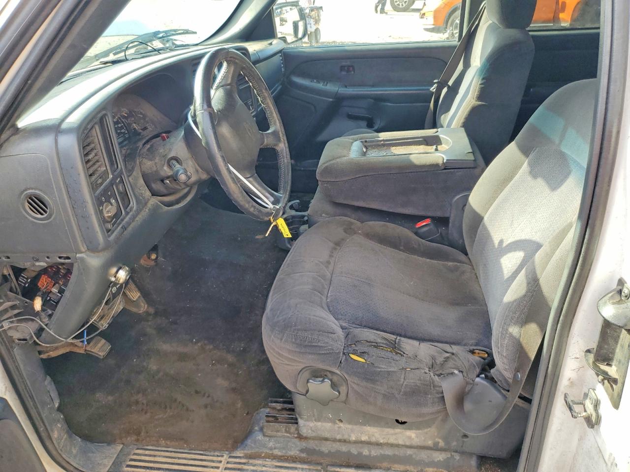 2001 Chevrolet Silverado C1500 White vin: 2GCEC19V111368016