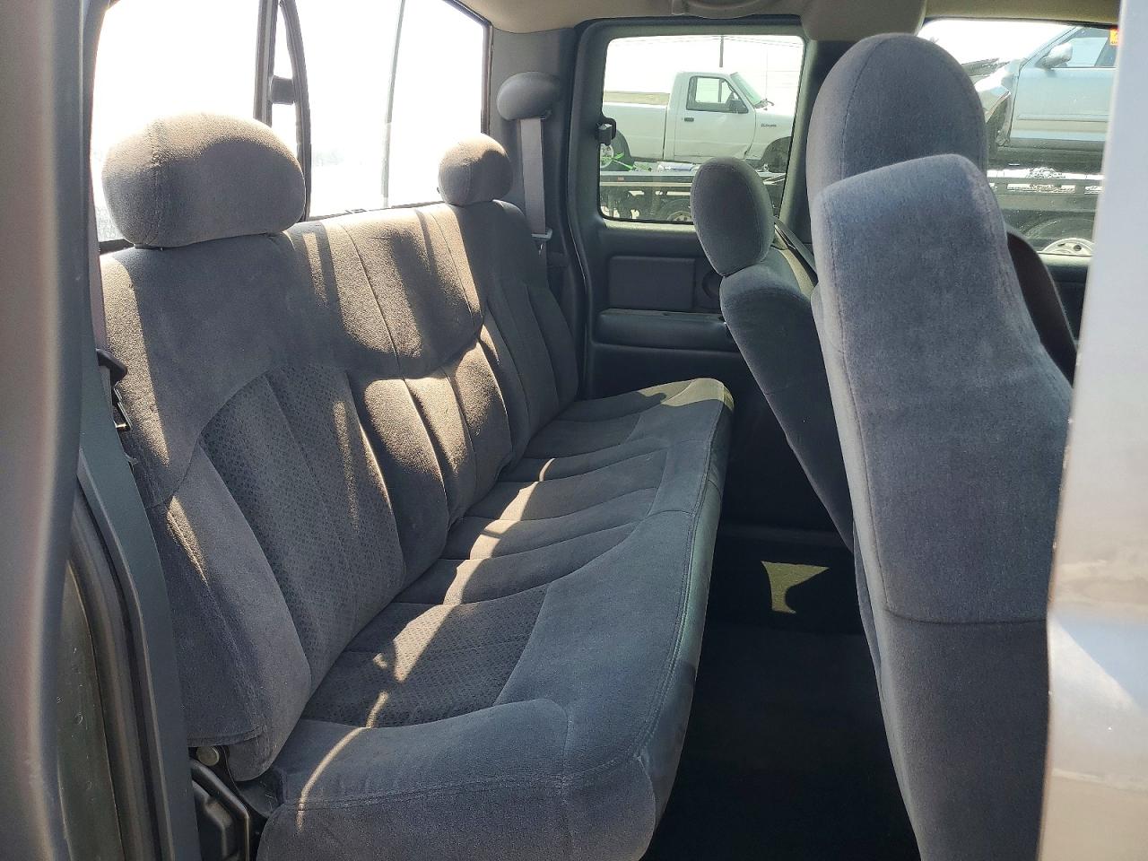 2002 Chevrolet Silverado C1500 Gray vin: 2GCEC19V121233975