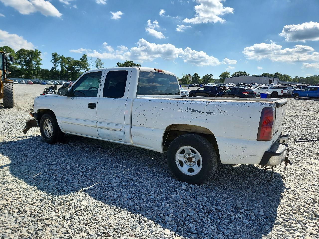 2003 Chevrolet Silverado C1500 White vin: 2GCEC19V131108914