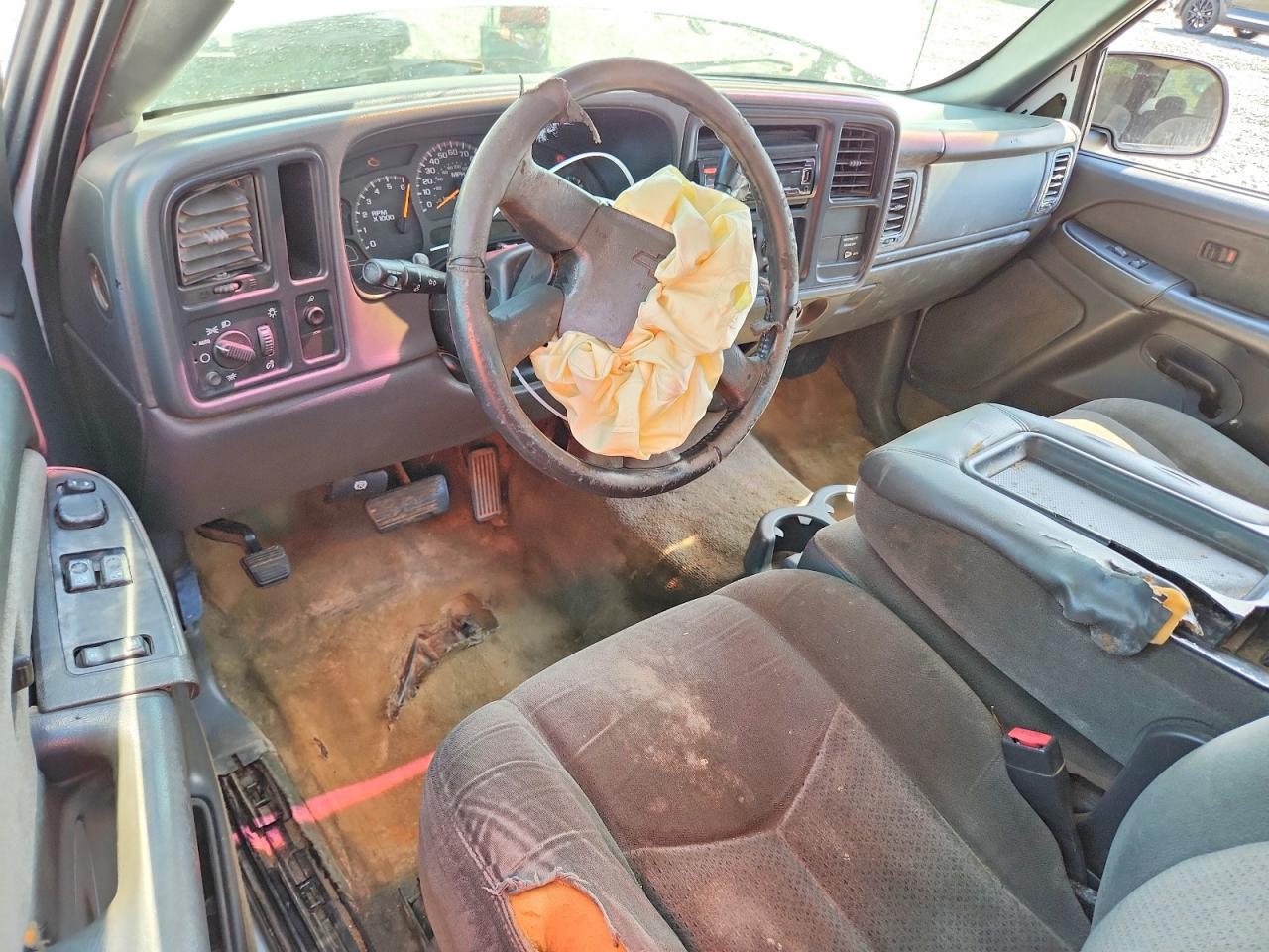 2003 Chevrolet Silverado C1500 White vin: 2GCEC19V131108914