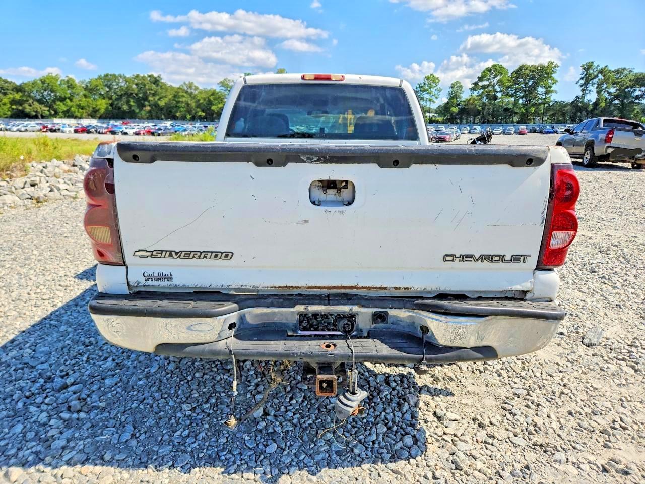 2003 Chevrolet Silverado C1500 White vin: 2GCEC19V131108914