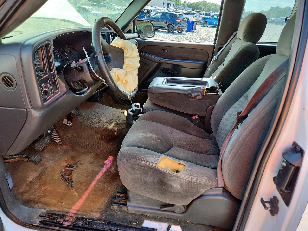 2003 Chevrolet Silverado C1500 White vin: 2GCEC19V131108914