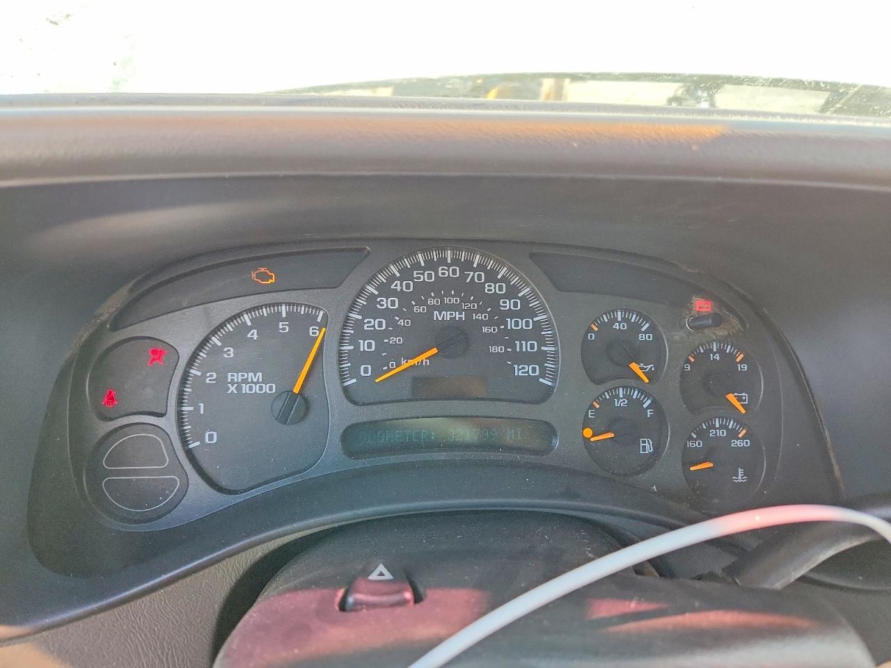 2003 Chevrolet Silverado C1500 White vin: 2GCEC19V131108914